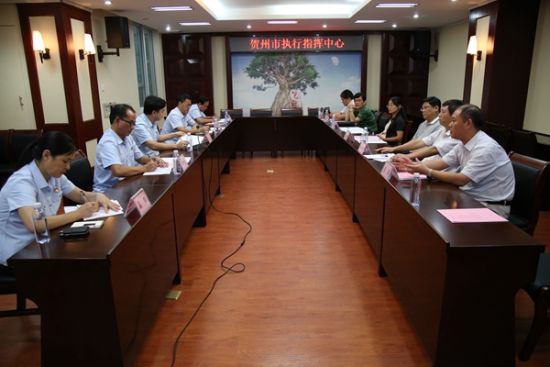 市人大常委会副主任蒋藤庆,市政协副主席义芳等市人大代表一行到贺州