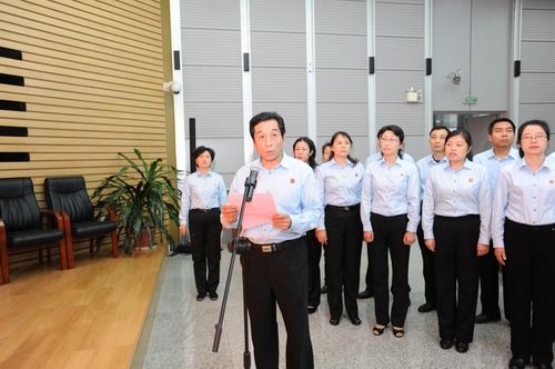 天津一中院举行新老党员集体宣誓仪式