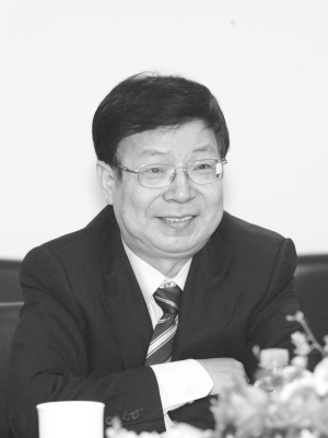 54)董事长陈必亭昨日接受本报记者专访时,回应了当前有关神华集团的