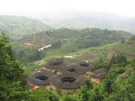 福建南靖强力推进土楼旅游“转型升级”(组图)