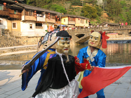 福建南靖强力推进土楼旅游“转型升级”(组图)