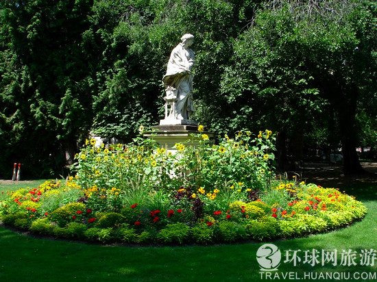 花卉小城纽密:市民养殖的每盆花政府都有备案