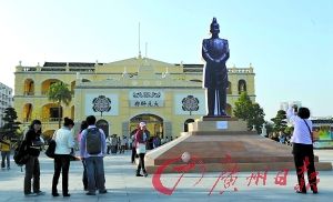 首座孙中山戎装塑像将立广州大元帅府广场(图)