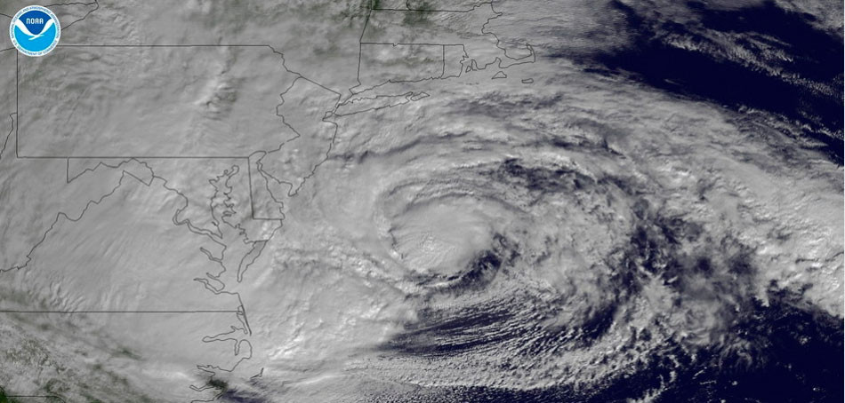 卫星拍摄风暴桑迪袭击美国