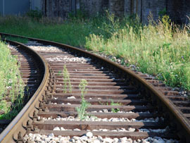 昆明铁路将拍卖 11趟列车冠名权