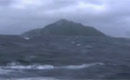 央视首进钓鱼岛3海里海域拍摄岛屿全貌