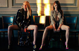 ���ȵƹ��µ������ȿ�Ů��