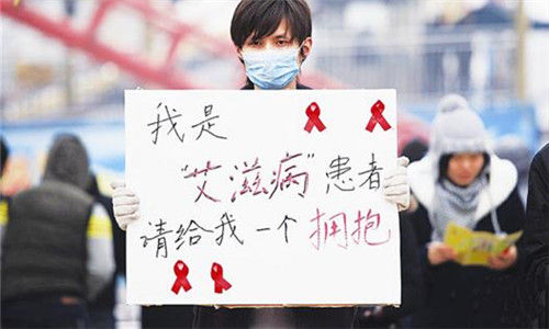 近日，河南省教育厅发布通知，要求将艾滋病检测纳入大中专院校新生入学体检范围。