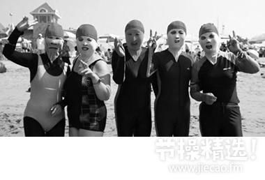 节操精选: 美女蒙面泳池拍照|节操精选|中国大妈|搞笑