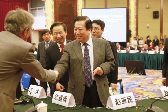10月29日，环境保护部部长周生贤出席中国核与辐射安全监管30年座谈会。 朱艳/摄
