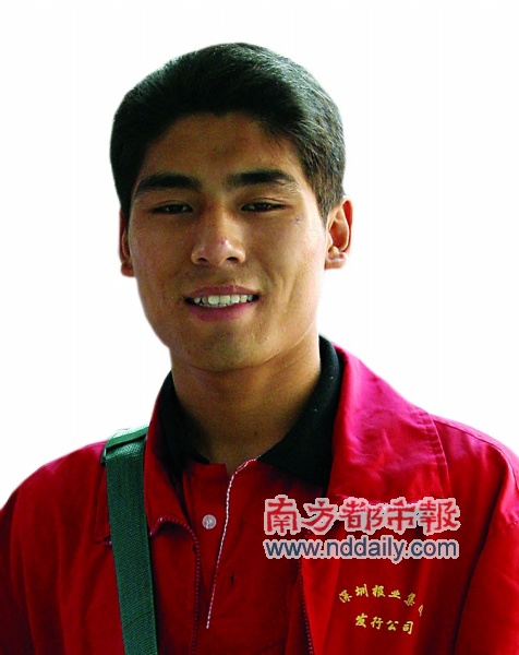 卖报男子李忠杰