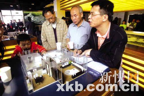 suv汽车大全10万左右_个人年收入10万(3)