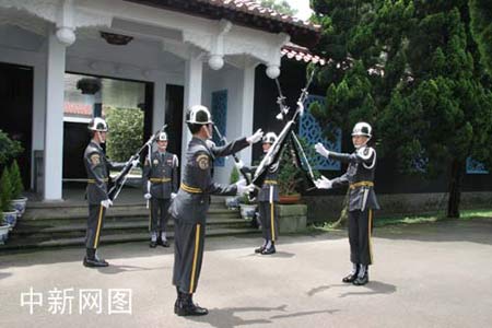 ����ʯ��ϱ������������Ǩ���㽭�