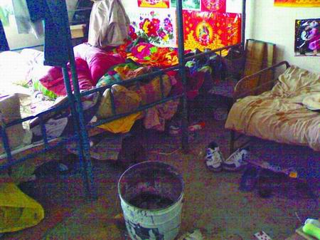 烧火取暖入眠,俩工人再没醒来 昨天120急救中