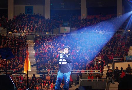 韩红演唱会现场座无虚席(图)