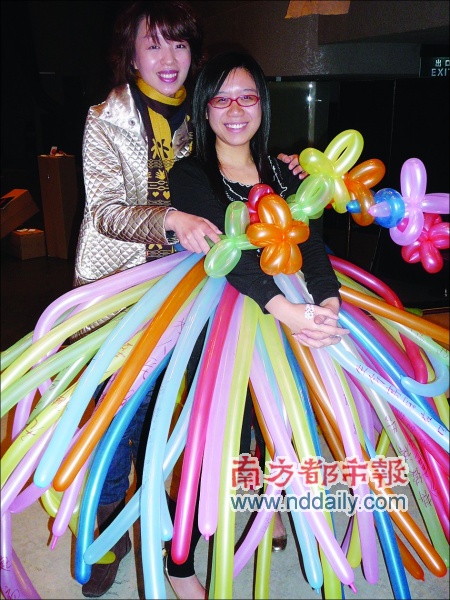 条状<em>气球</em>当裙穿_新闻中心_新浪网