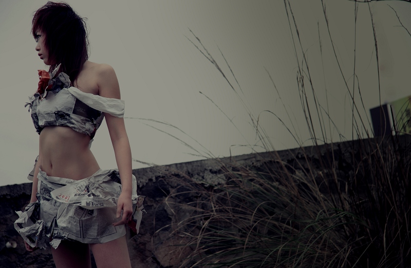 <em>18岁少女</em>海口拍<em>人体</em>写真 尽显颓废美[图](二)_
