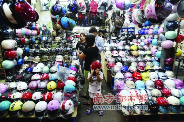 被摩托车包围的国度