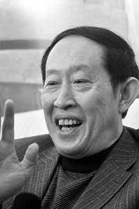 文化名人余秋雨、于丹、王立群等新郑解读拜祖