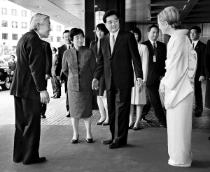 胡锦涛离开东京 天皇夫妇亲自送别_新闻中心_新浪网