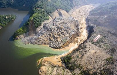 唐家山堰塞湖泄流量猛增,抢险胜利在望