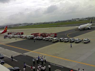 厦门机场 载126人客机轮胎故障返航