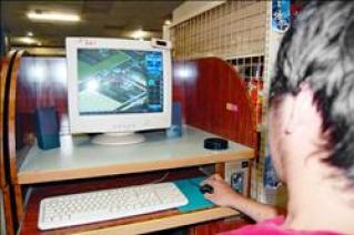 台军汉光演习期间 士官带笔记本电脑玩战略游戏
