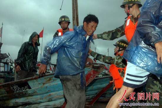 浙江福建近20万人为防范台风安全转移(组图)