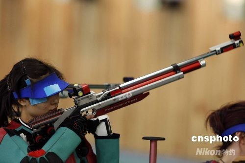 图：北京奥运会开赛首日杜丽晋级决赛