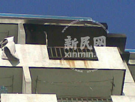 上海商学院宿舍楼失火4名女生跳楼身亡(图)