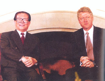 1993年江泽民在西雅图与克林顿首次正式会晤
