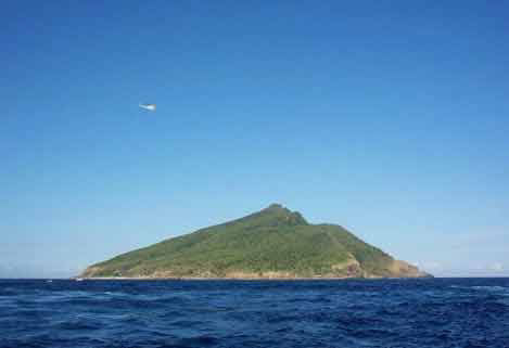 日本在中国钓鱼岛海域常驻巡视船