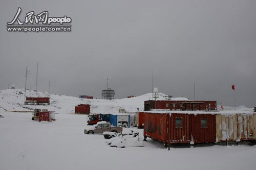 我国南极中山站遭20年来夏季最大风雪(组图)