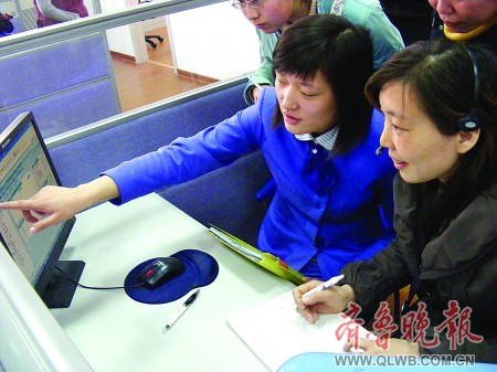 接听12345市民热线过把瘾