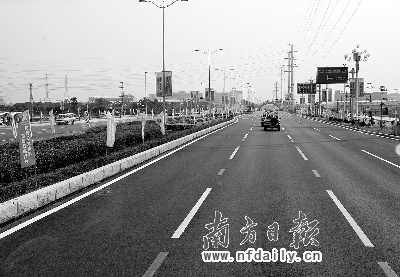据石碣镇委书记刘始团介绍,道路建设是38项工程国内新闻 > 正文