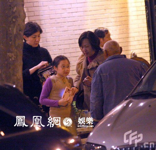 吴绮莉托吴君如夫妇传话给<em>成龙认女儿</em>_新闻中