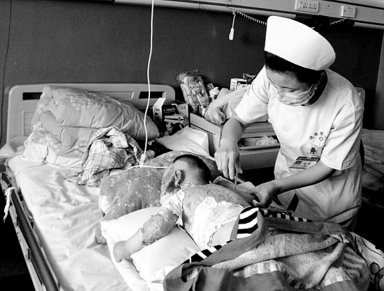 b型血爸爸扔下o型血的他