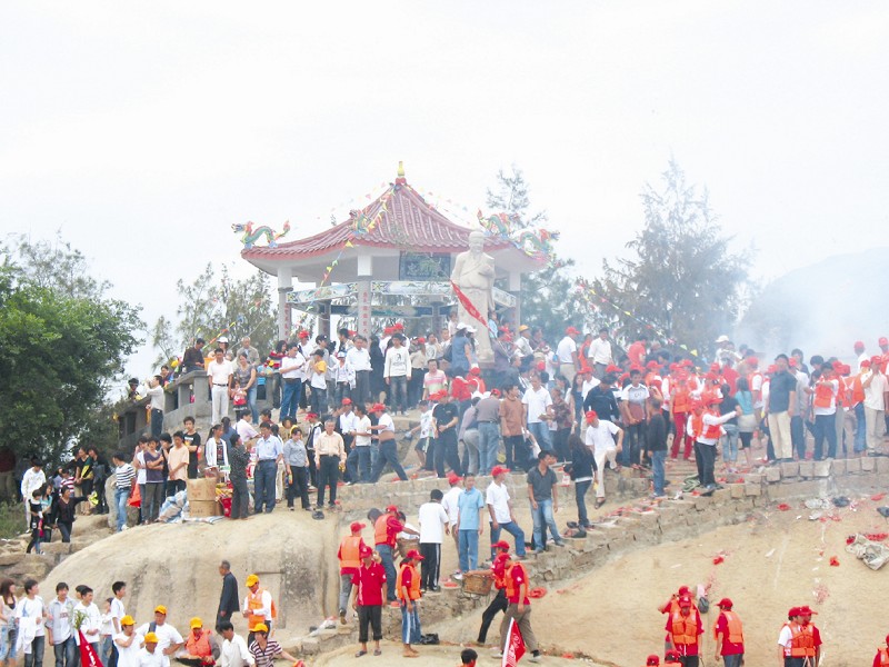 漳浦:屈原文化节 十万人排队祈平安