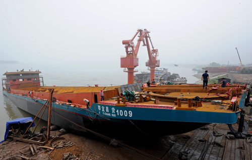 宜都依托长江黄金水道推动造船业大发展