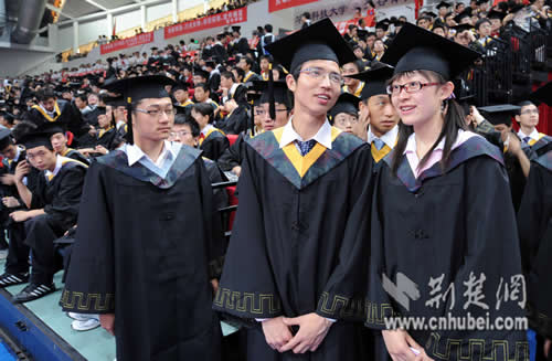 华中科技大学2009届本科生毕业(组图)