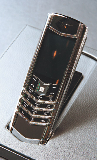 全球最贵手机亮相台北 叫价680万新台币(图)