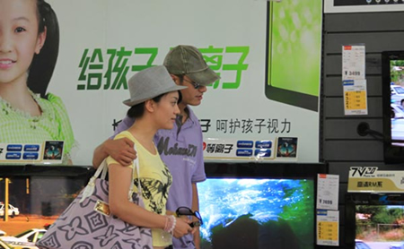 邓超孙俪恩爱逛家电卖场 分手传闻不攻自破