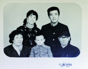 60年北京人家庭史:三色片加放大镜制成山寨彩电