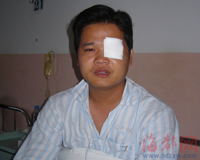 啤酒瓶爆炸 瓶盖击破餐馆老板眼球