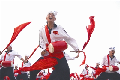 安塞腰鼓队首次合练 将亮相国庆庆典