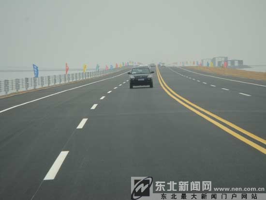 全国最长沿海公路辽宁滨海大道通车(组图)