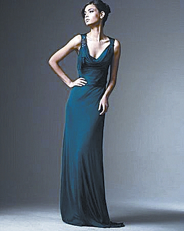 优雅性感晚礼服 让你惊艳“年尾宴”_新闻中心_新浪网