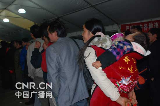 !--title--春運見聞：母子返鄉“乖寶寶一生平安”<!--/title--