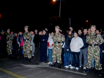 武警四川总队万余官兵昼夜巡逻执勤保护节日安宁