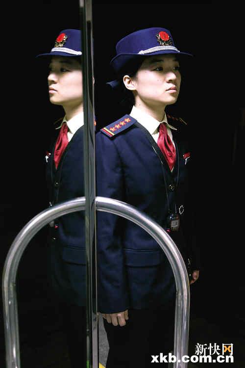 广州地铁一号线女子司机队